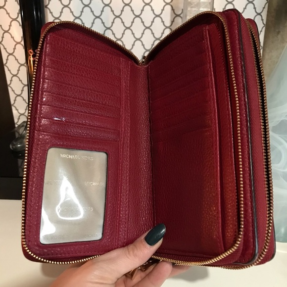 Michael Kors wallet - Picture 4 of 5